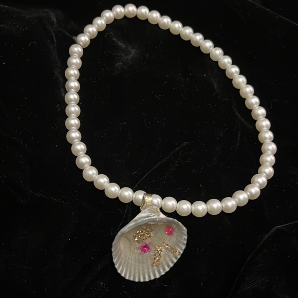Stretchy Faux Pearls & Real Seashell One if a Kind Handmade Necklace - Picture 11 of 17